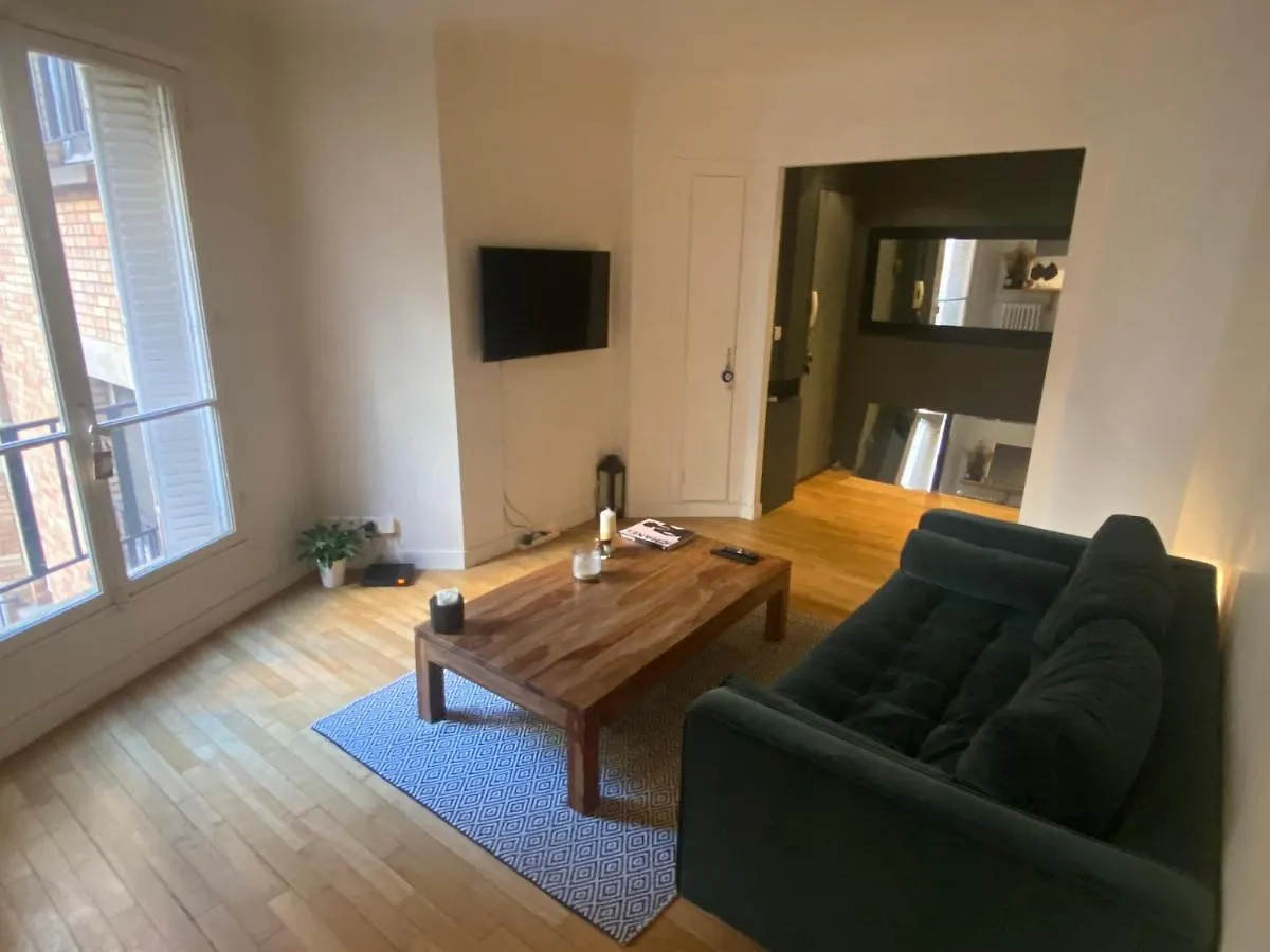 Apartment Petit Coin De Paradis Paris 16 France